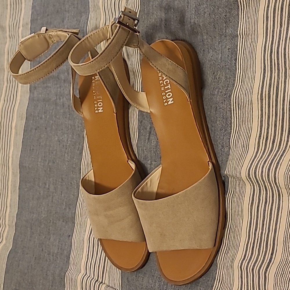 Kenneth Cole sandals Beige